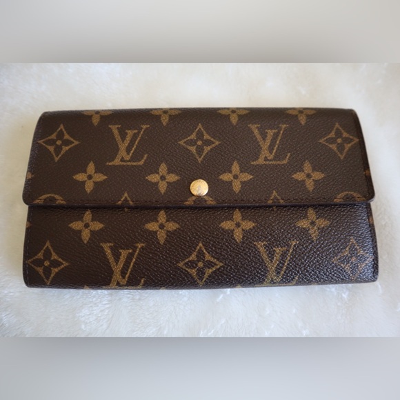 Louis Vuitton Handbags - Louis Vuitton Classic Monogram Sarah Wallet